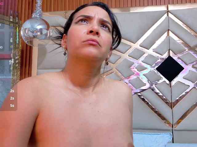 Sexyladyandhot webcam