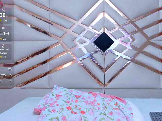 Sexyladyandhot webcam