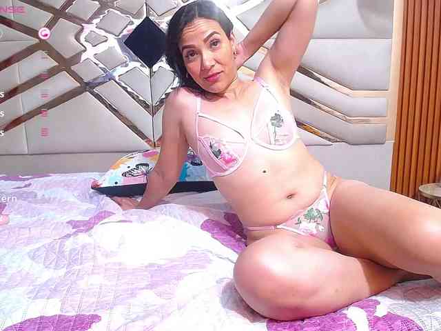 Sexyladyandhot webcam
