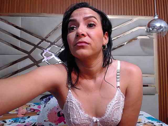 Sexyladyandhot webcam