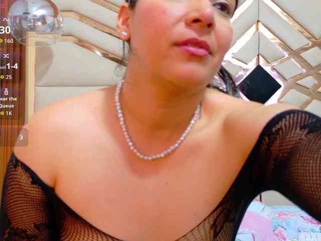 Sexyladyandhot webcam