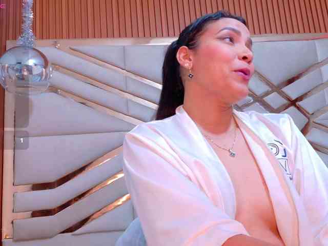 Sexyladyandhot webcam