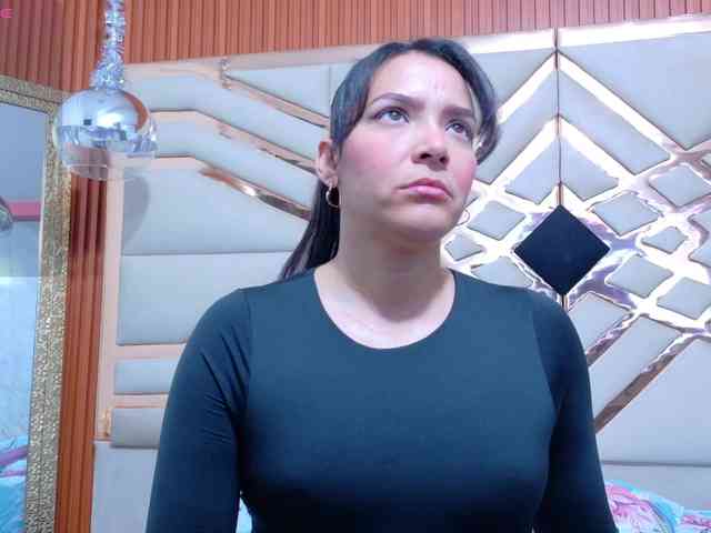 Sexyladyandhot webcam