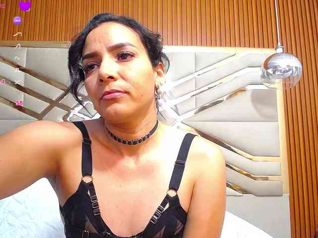 Sexyladyandhot webcam