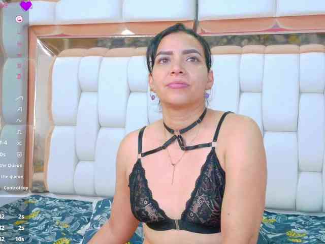 Sexyladyandhot webcam