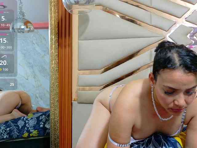 Sexyladyandhot webcam