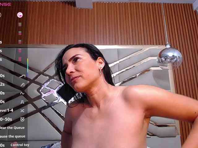 Sexyladyandhot webcam