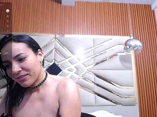 Sexyladyandhot webcam