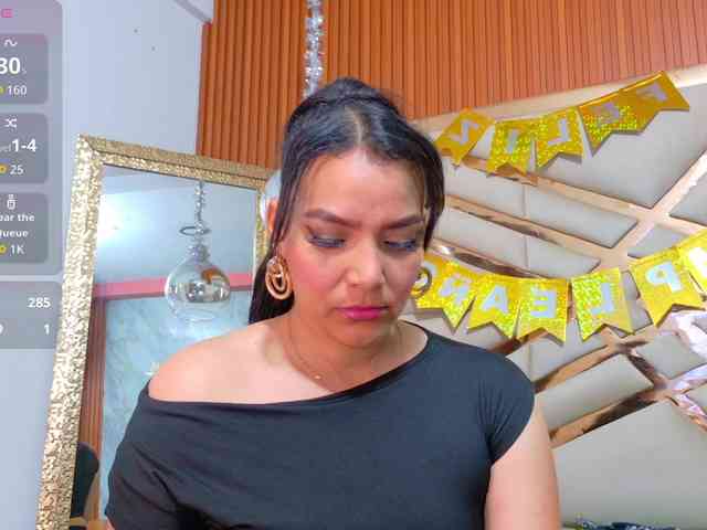 Sexyladyandhot webcam