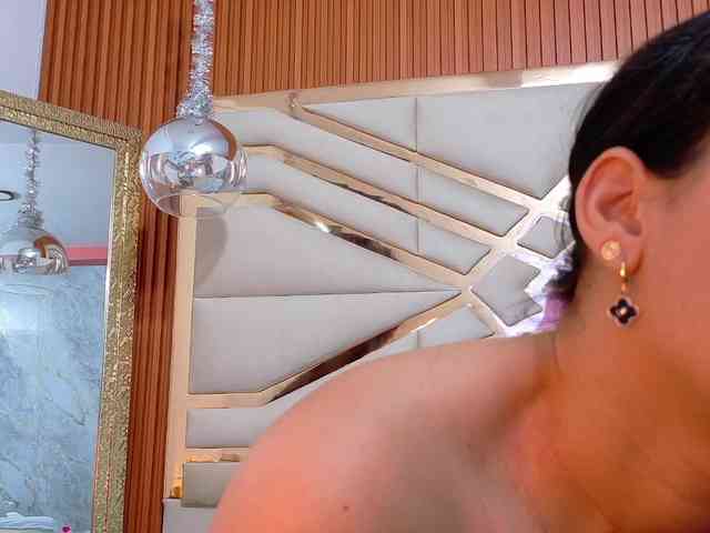 Sexyladyandhot webcam