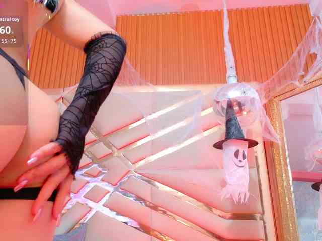 Sexyladyandhot webcam