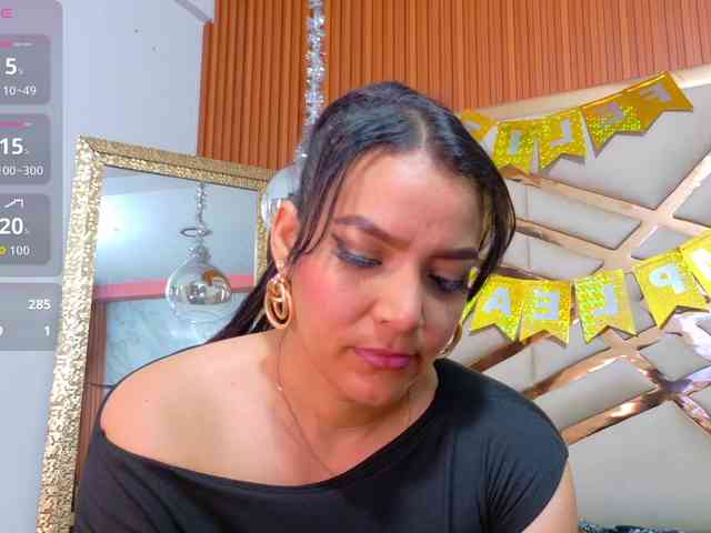 Sexyladyandhot webcam