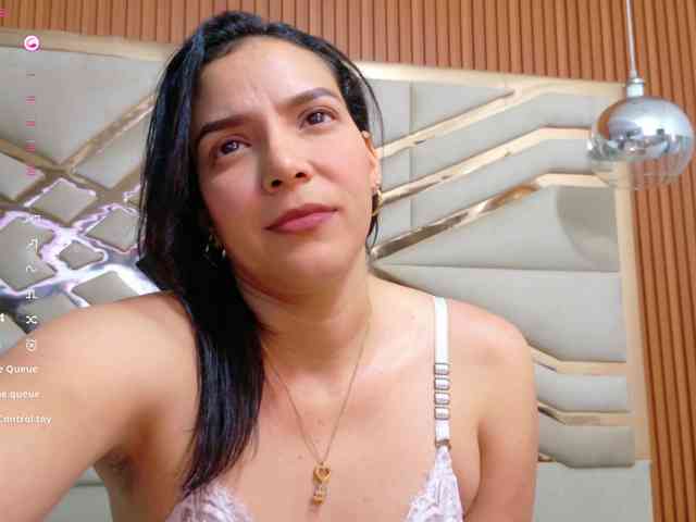 Sexyladyandhot webcam
