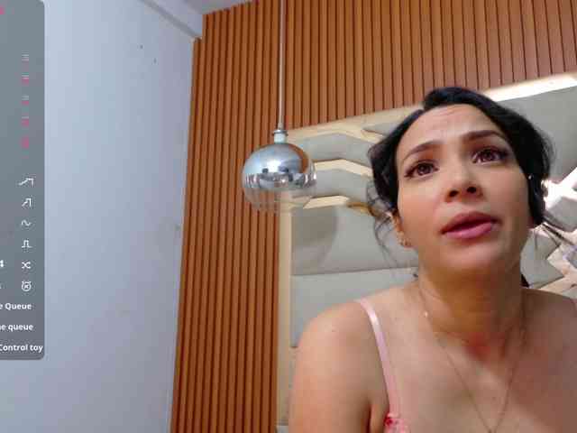 Sexyladyandhot webcam