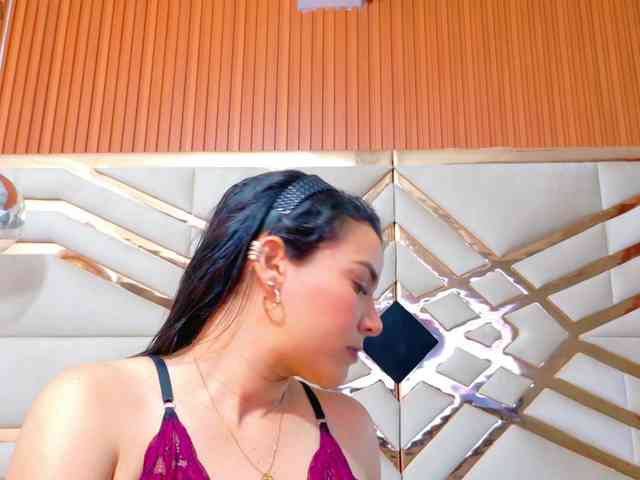 Sexyladyandhot webcam