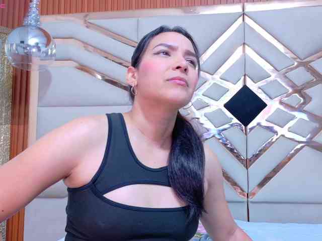 Sexyladyandhot webcam