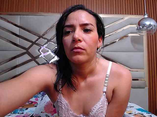 Sexyladyandhot webcam