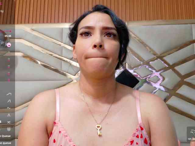 Sexyladyandhot webcam