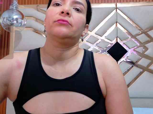 Sexyladyandhot webcam