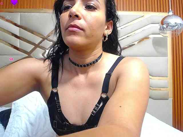 Sexyladyandhot webcam