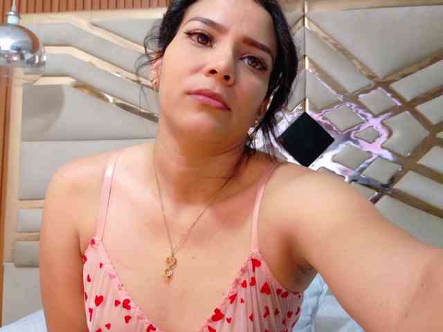 Sexyladyandhot webcam