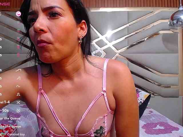 Sexyladyandhot webcam