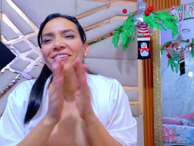 Sexyladyandhot webcam