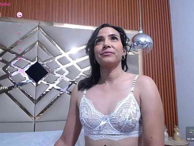 Sexyladyandhot webcam