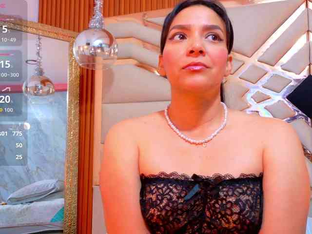 Sexyladyandhot webcam