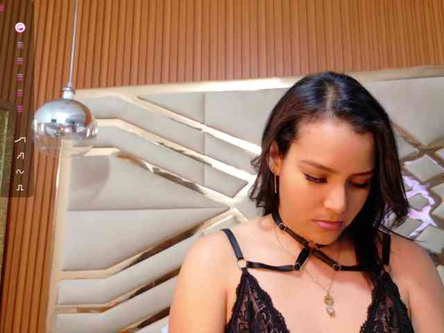 Sexyladyandhot webcam