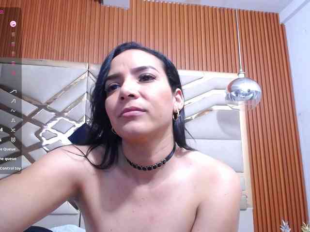 Sexyladyandhot webcam