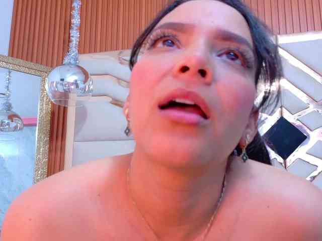 Sexyladyandhot webcam