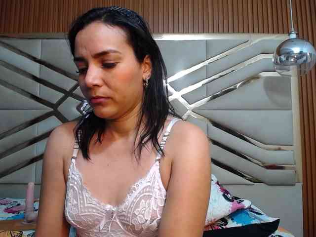 Sexyladyandhot webcam