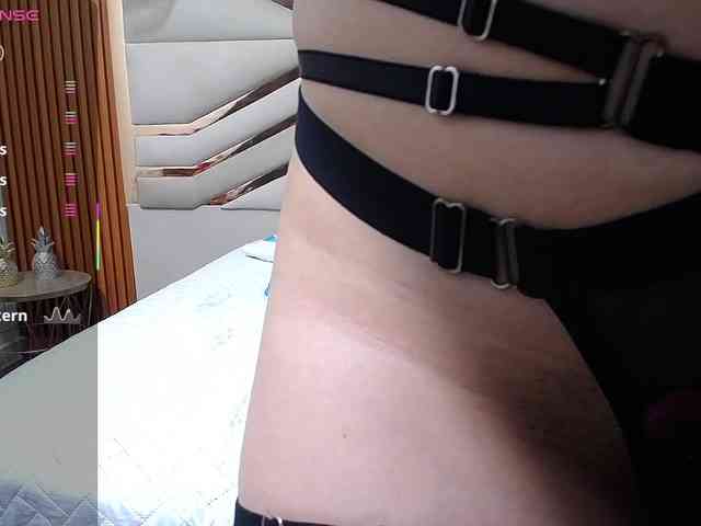 Sexyladyandhot webcam