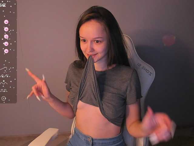 FalconeBaby's BongaCams show and profile