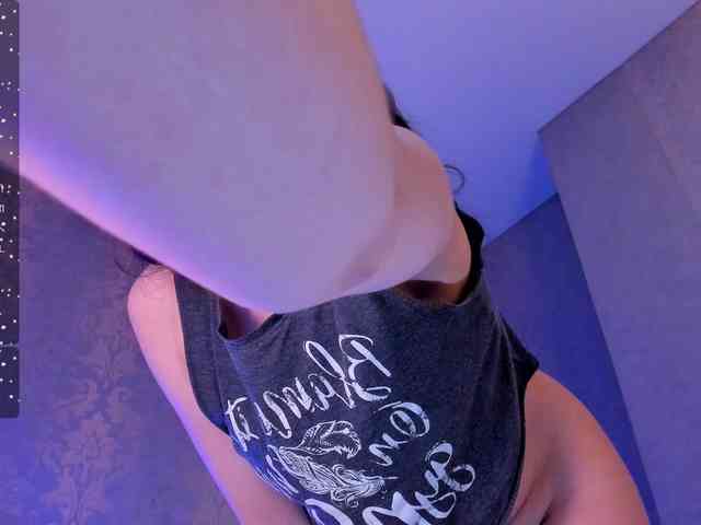 Falcon_Baby webcam