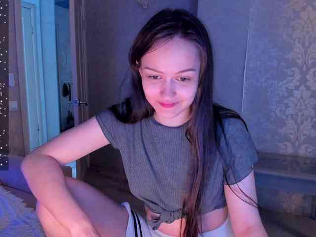 Falcon_Baby webcam