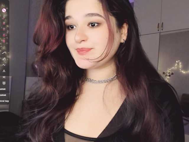 JulySlowdive's BongaCams show and profile