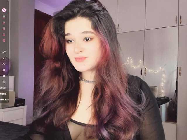 JulySlowdive's BongaCams show and profile