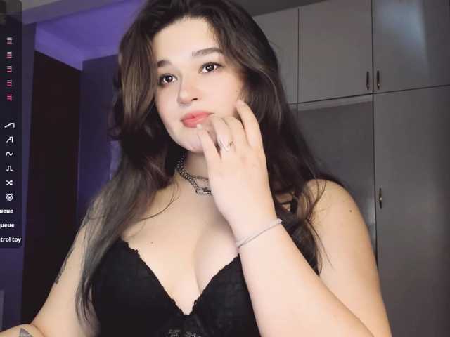 JulySlowdive's BongaCams show and profile