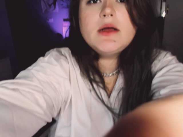 JulySlowdive's BongaCams show and profile