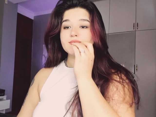 JulySlowdive's BongaCams show and profile