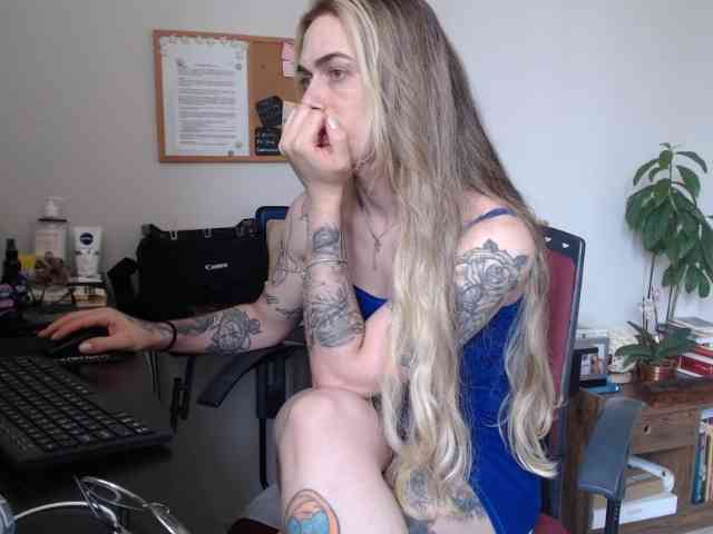 juliazz Live Webcam on BongaCams