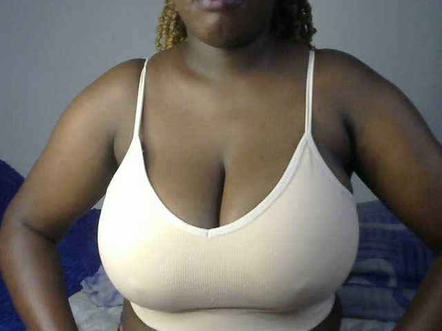 sexyhazel's BongaCams show and profile