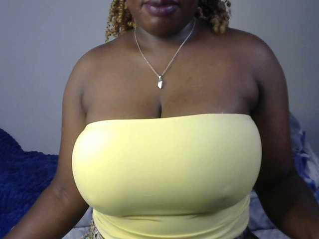 sexyhazel's BongaCams show and profile