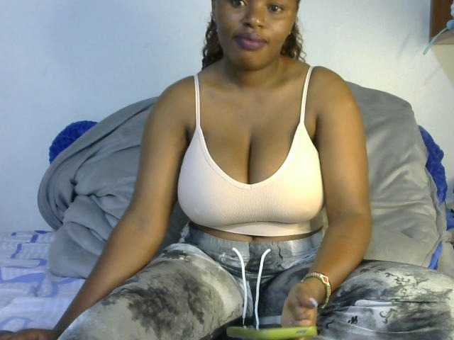 sexyhazel webcam bongacams model stream image