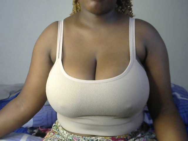 sexyhazel's BongaCams show and profile