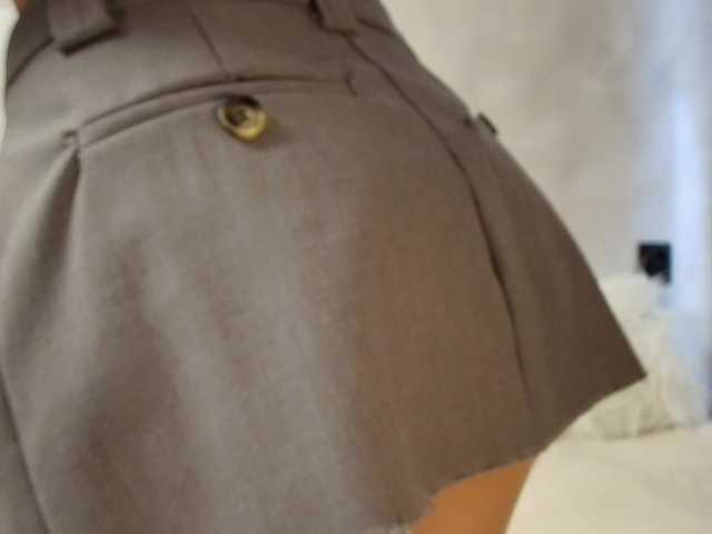 Oriella's BongaCams show and profile