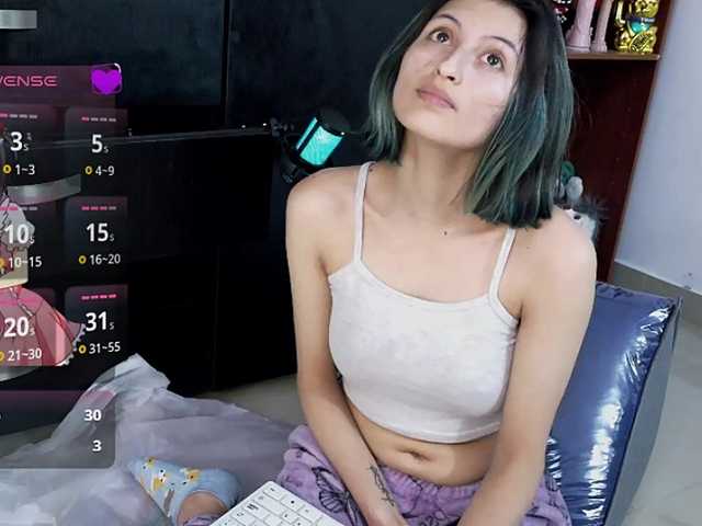 Camila05torres's BongaCams show and profile