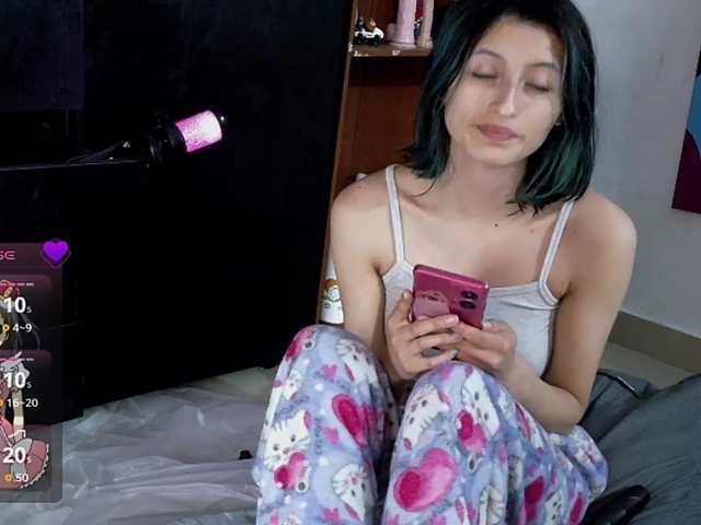 Camila05torres's BongaCams show and profile